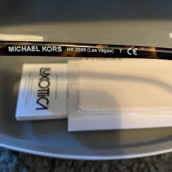 Michael Kors studded “Las Vegas” sunglasses - Picture 3 of 3